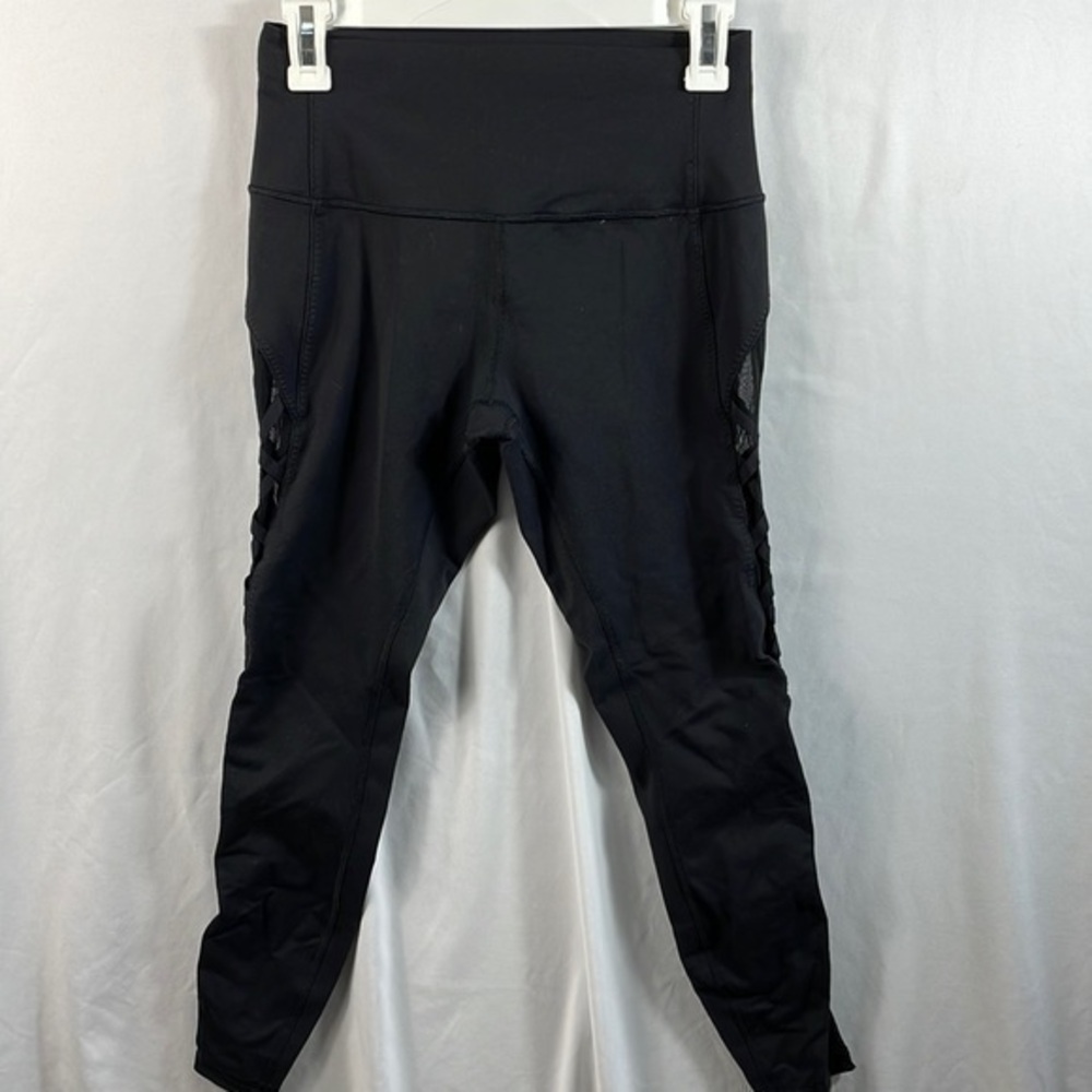 Lululemon Women's Crop Yoga Pants Size 8